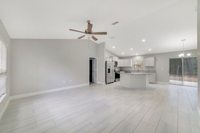 Building Photo - 7808 N Keystone Dr