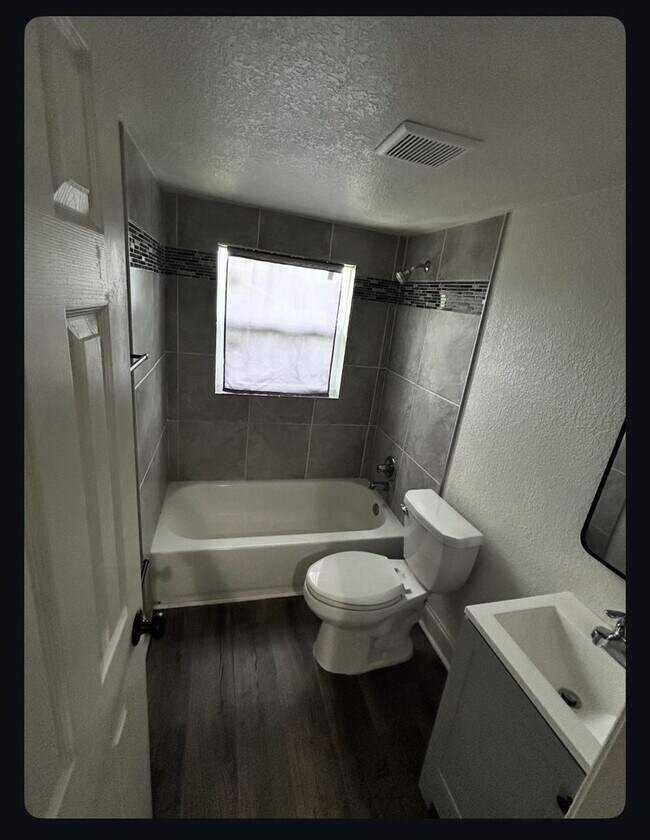 Foto del edificio - 2 Bedroom, 1 Bathroom Home!