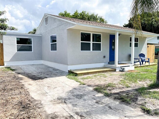 Building Photo - 4537 10th Ave S