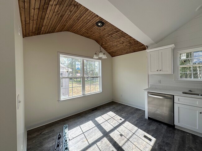 Foto del edificio - 1692 Walton St