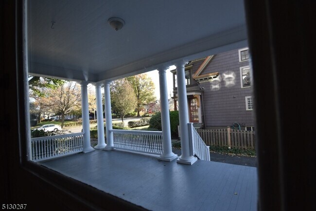 Building Photo - 92 Midland Ave