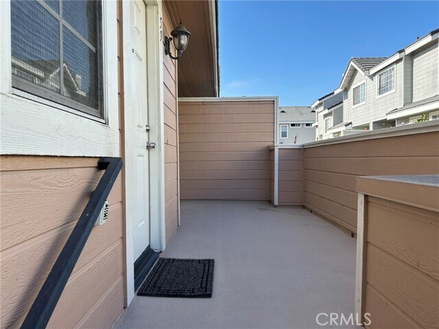 Building Photo - 2800 Plaza del Amo