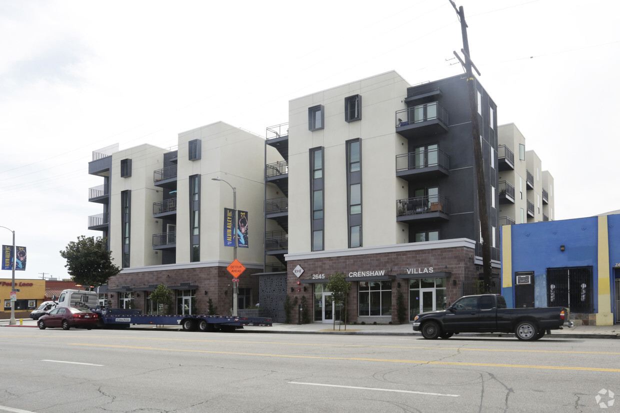 Building Photo - Crenshaw Villas