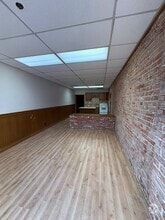 Building Photo - 218 W Central Ave