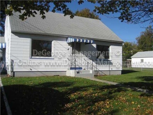 Building Photo - Gorgeous Spacious 4 Bedroom 1.5 Bath Singl...