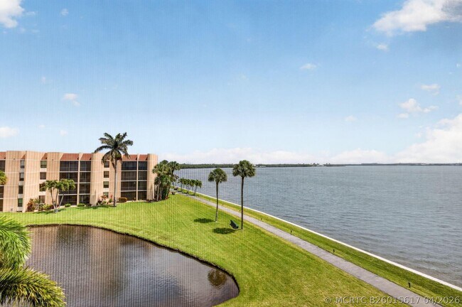 Foto del edificio - 3382 NE Causeway Blvd
