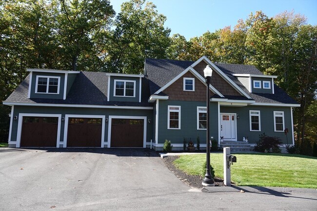 Building Photo - 4 Mill Pond Rd