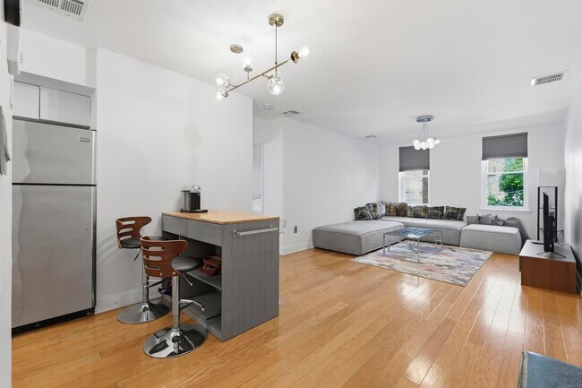 Foto del edificio - 6405 JFK Blvd E