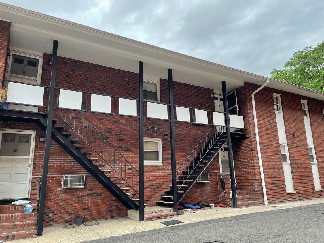 86 Chestnut St Unit 4, Rutherford, NJ 07070 Apartments in Rutherford