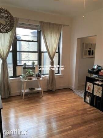 Foto del edificio - 1 br, 1 bath Apartment - 1356 W Winnemac Ave