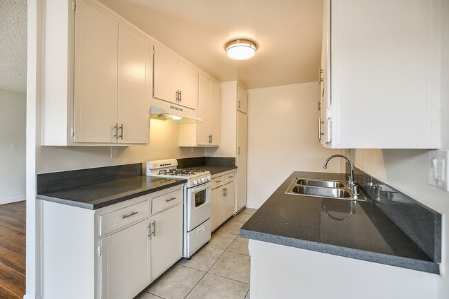 Building Photo - 8142 Langdon Ave