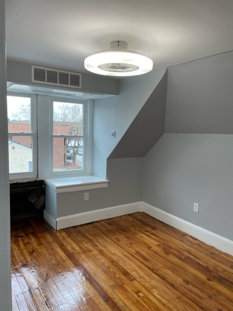 Building Photo - 536 Walnut Ln