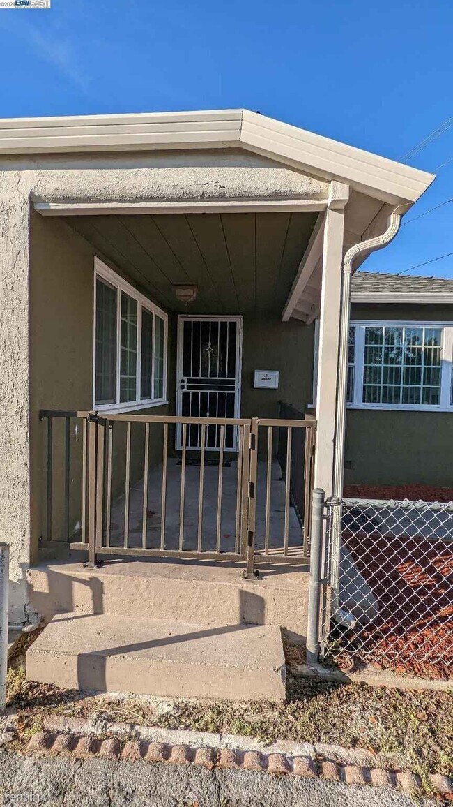 Foto del edificio - 3 br, 2 bath House - 21807 Meekland Ave