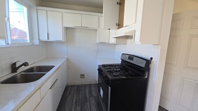 Foto del edificio - 84(1019E)