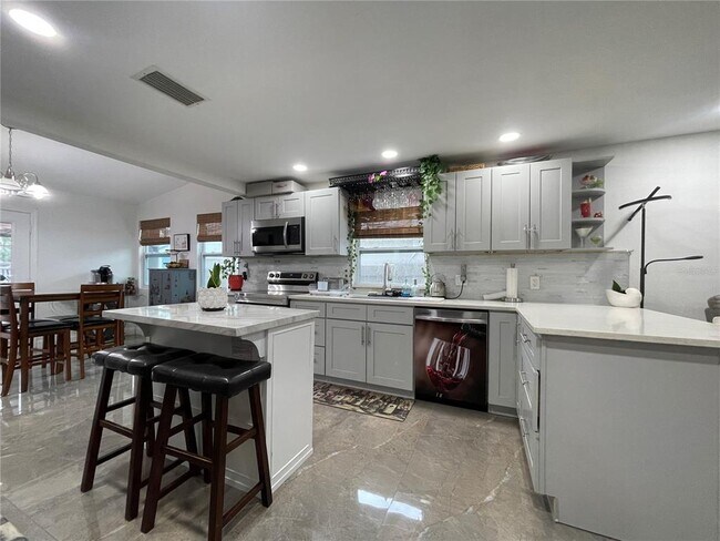 Foto del edificio - 8002 48th Ave N