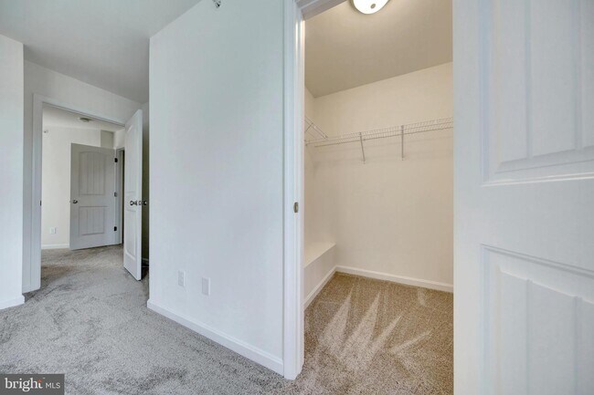 Building Photo - 34 Heights Ave