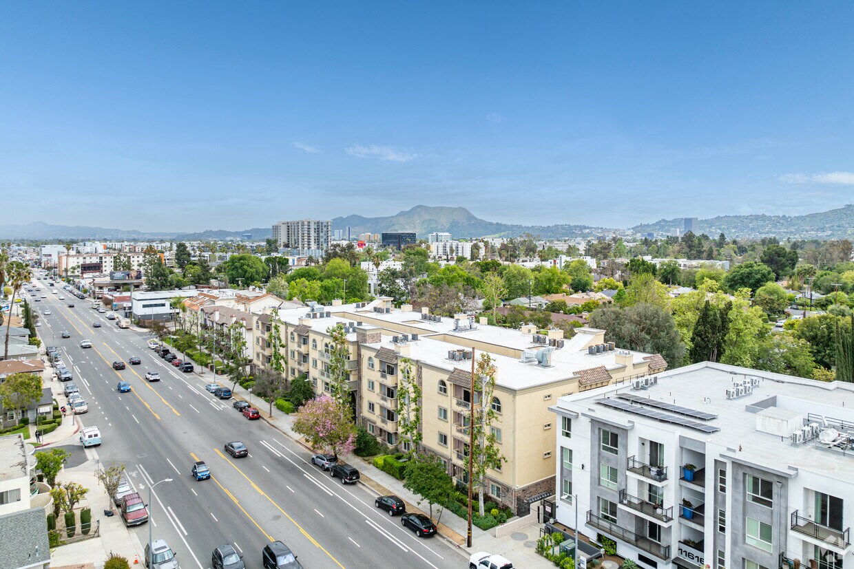 Foto del edificio - 11556 Burbank Blvd