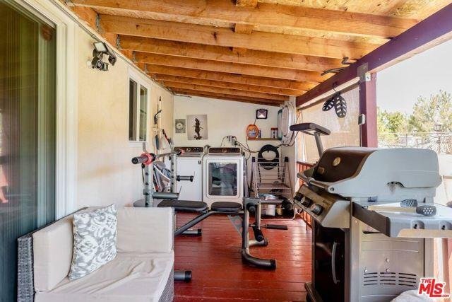 Foto del edificio - 15555 High Knoll Rd