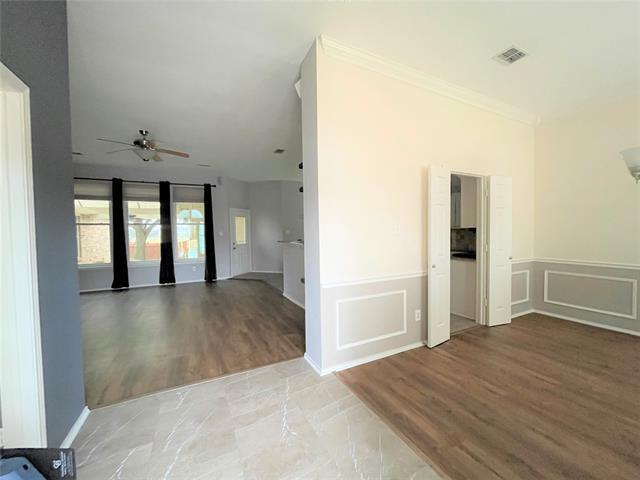 Building Photo - 1420 Mayflower Ln