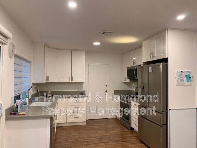 Building Photo - 4075 Liberty Canyon Rd