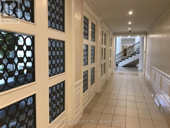 Building Photo - 25 Greenview Ave