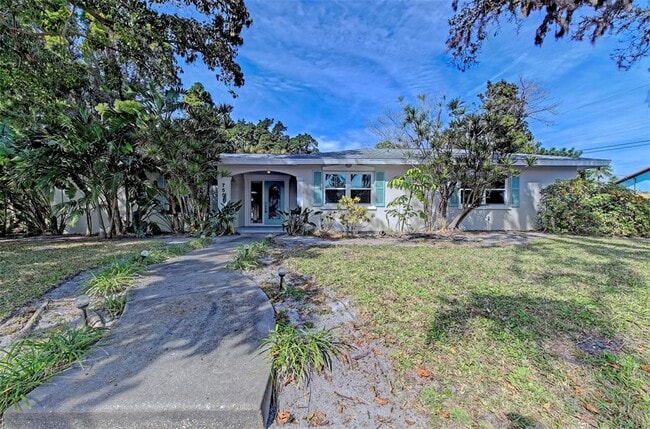 Building Photo - 756 Hillcrest Dr