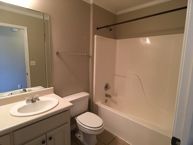 Foto del edificio - 9840 Empress Blvd