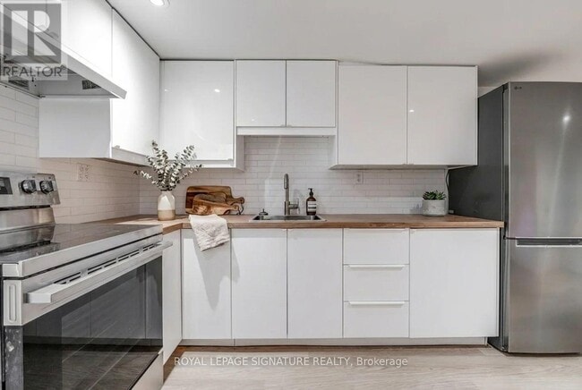 Building Photo - 641 Ossington Ave