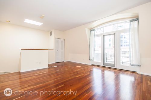 Foto del edificio - 1323 S Indiana Ave