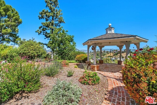 Building Photo - 21663 Ulmus Dr