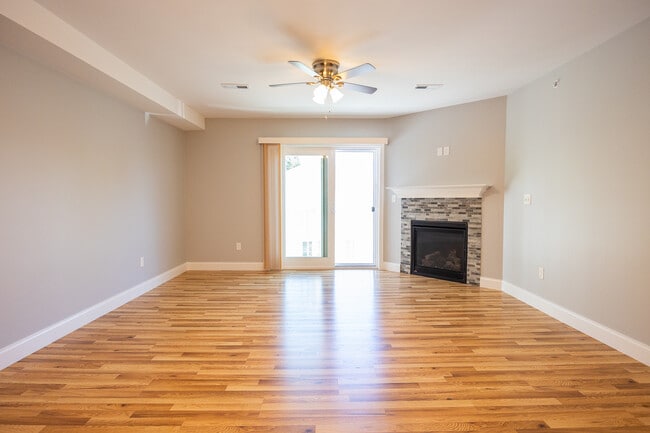 Foto del edificio - 13 Gray Coach Ln