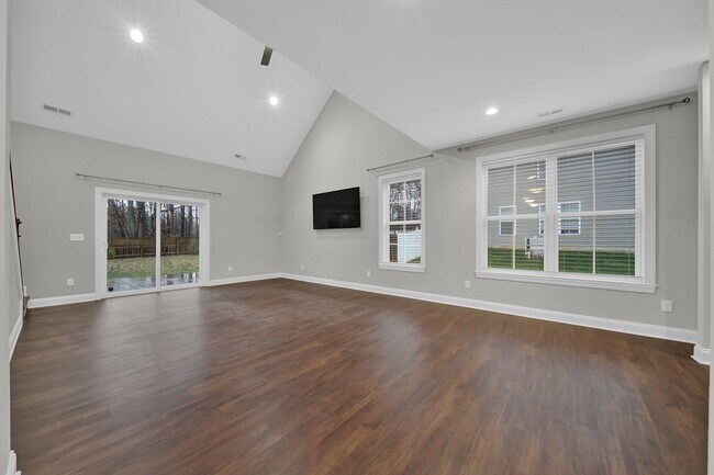 Building Photo - Modern Home In Matthews