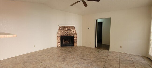 Building Photo - 9404 Kempler Dr