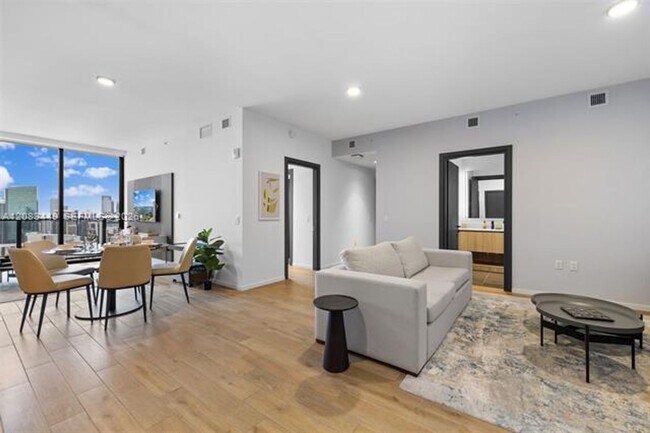 Foto del edificio - 398 NE 5th St
