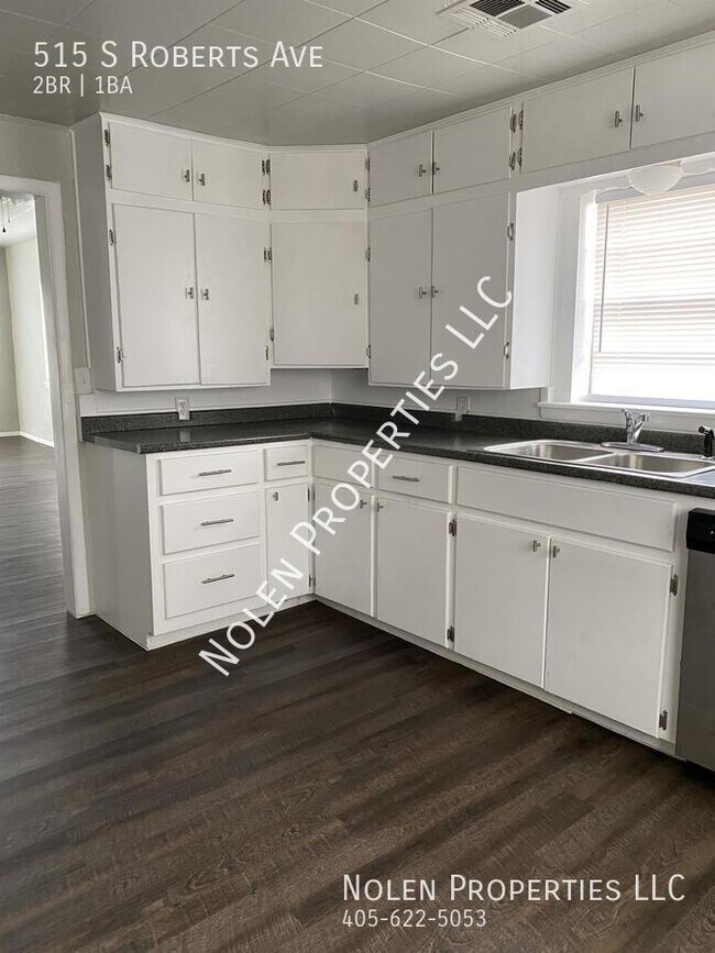 Building Photo - 515 S Roberts Ave