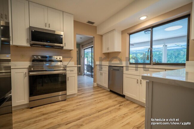 Foto del edificio - 1774 Whiskey Creek Dr