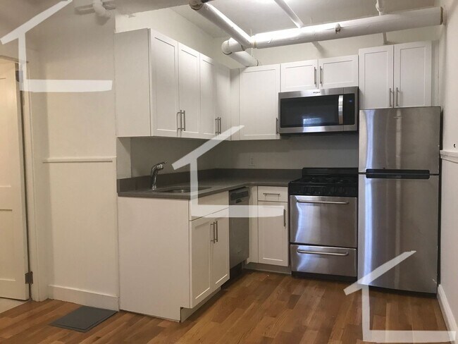 Foto del edificio - Great 4 Grads & Pros!  Modern Apt Near B-L...