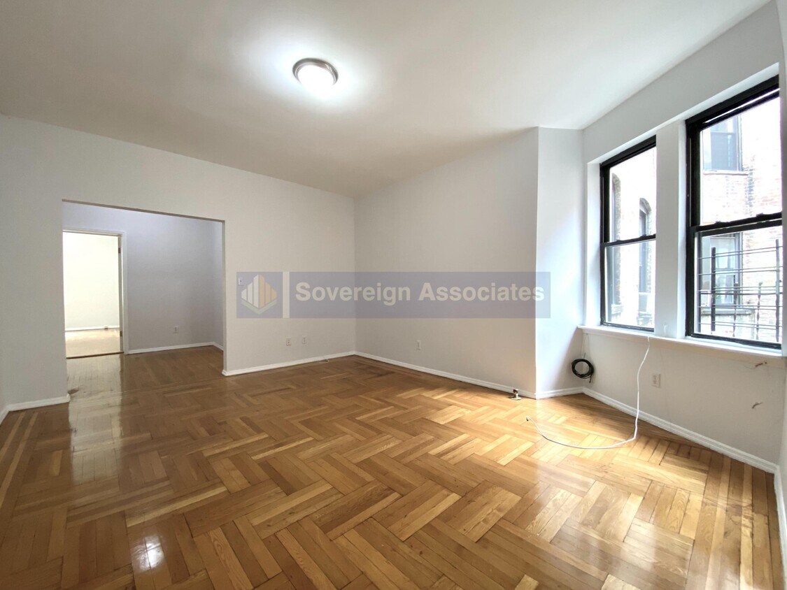 300 Fort Washington Ave Unit 4I, New York, NY 10032 Room for Rent in