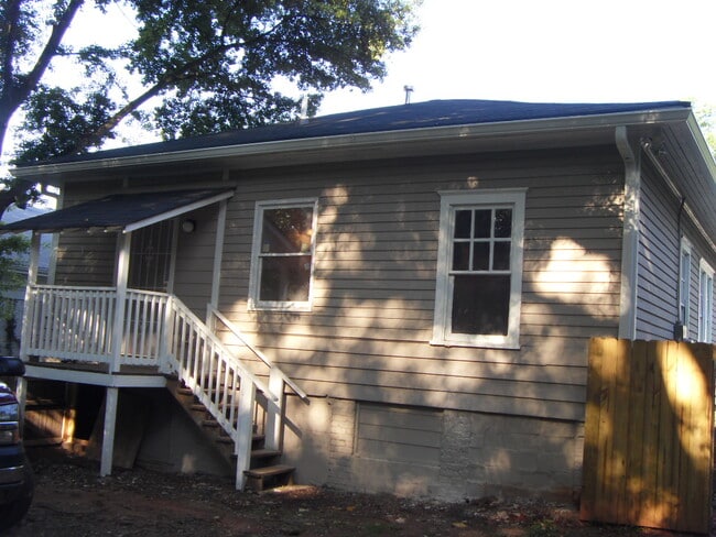 Foto del edificio - 11 Moreland Avenue Northeast