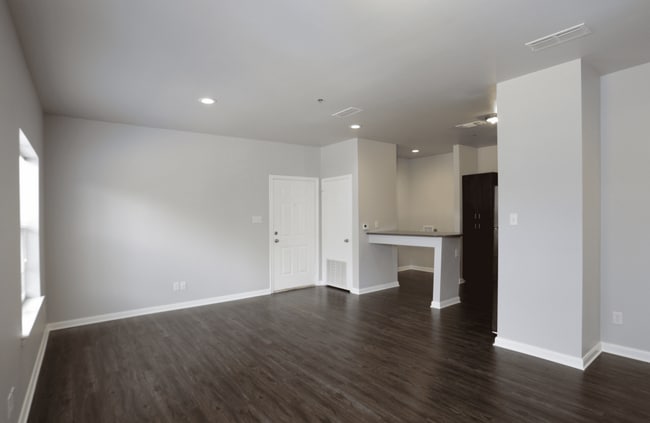 Building Photo - City Center Apartments