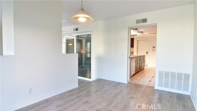 Building Photo - 27 Waterway