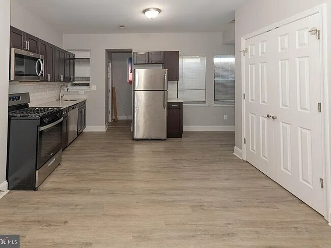 Foto del edificio - 3914 Ridgewood Ave