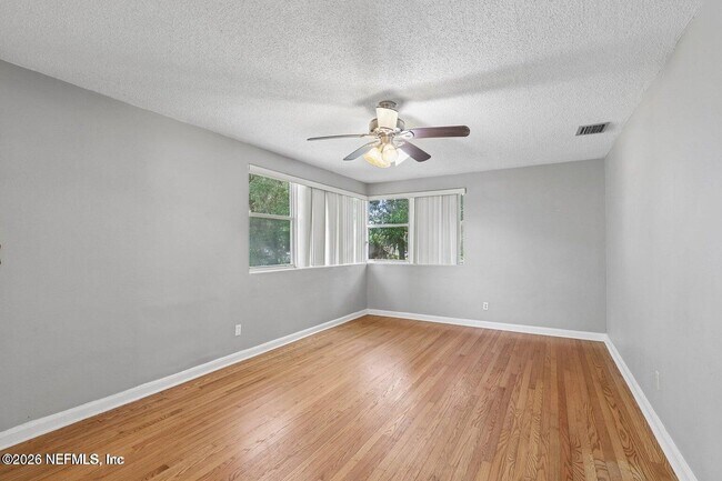 Foto del edificio - 356 Tidewater Cir W