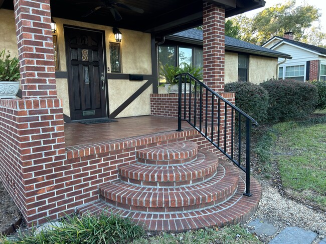 Building Photo - 1258 Monterey St