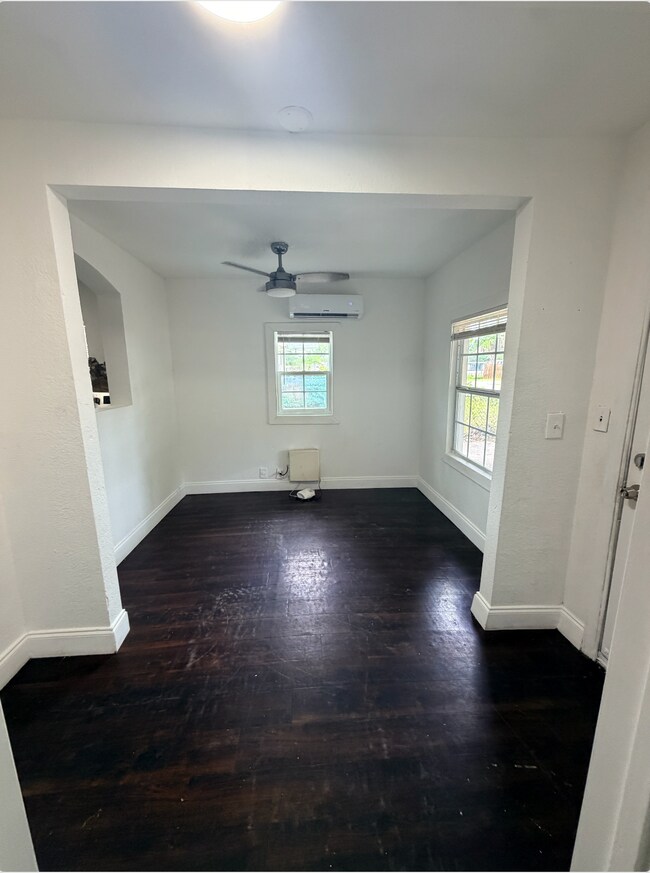 Foto del edificio - 8922 N Lynn Ave