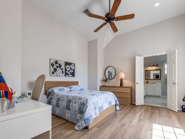 Foto del edificio - 1159 Enclave Square E