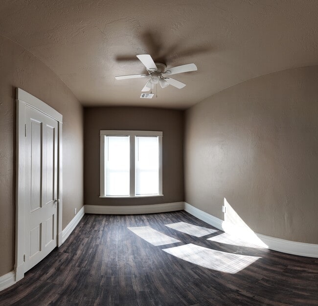 Building Photo - 108 N 4th St