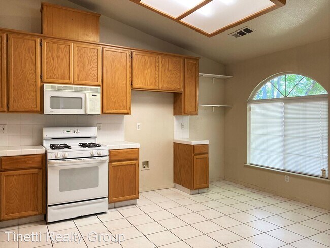 Building Photo - 3 br, 2 bath House - 147 Concord Square