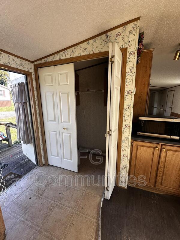 Building Photo - 1810 Willowberry Ln