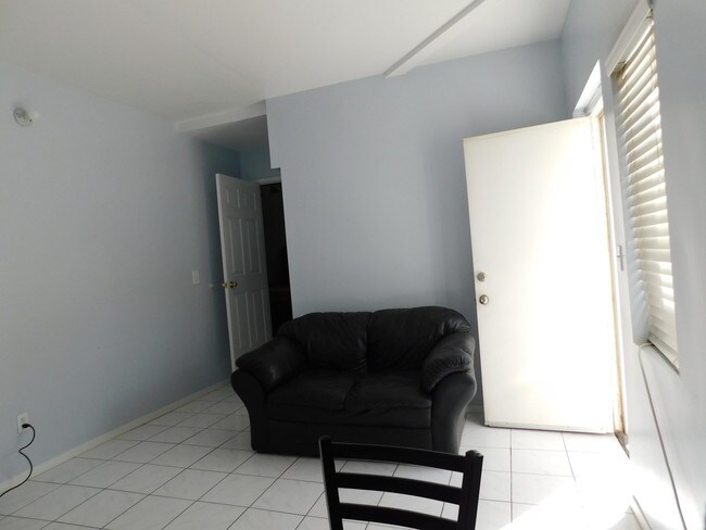 Foto del edificio - 1113 W Avenue P